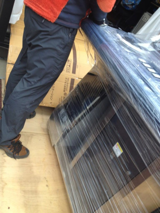 Illustration for article titled Buying Japanese Arcade Cabinets Isn't for the Weak, Feeble or Cheap